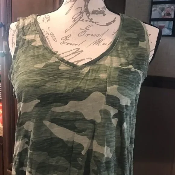 Old Navy Camouflage Tank Top Green Size Medium - Picture 5 of 12